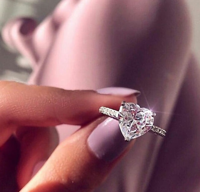 Zircon Heart-Shaped Engagement Ring Elegant American Style