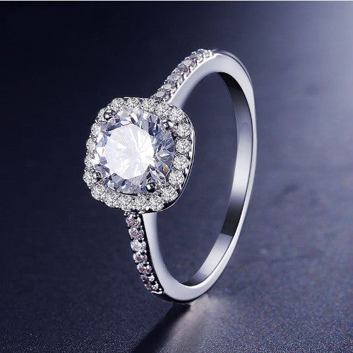 Luxury Silver Cubic Zirconia Engagement Ring for Women