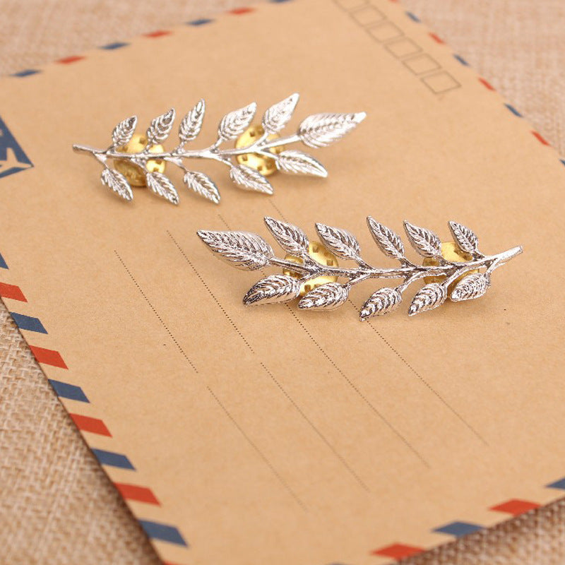 Elegance Leaf Brooch – Stylish Collar Pin